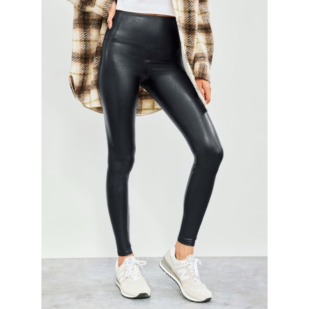 Aritzia Wilfred Free Daria Black Leather Leggings Women’s Small